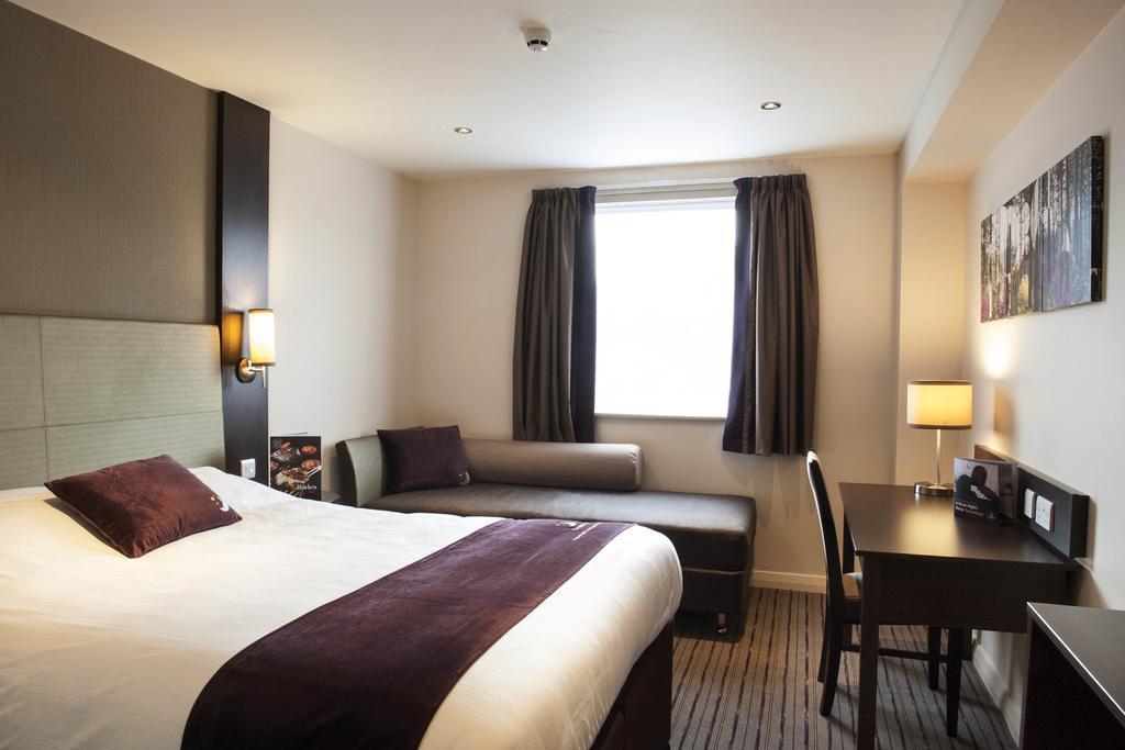 Premier Inn Aberdeen Airport - Dyce Δωμάτιο φωτογραφία