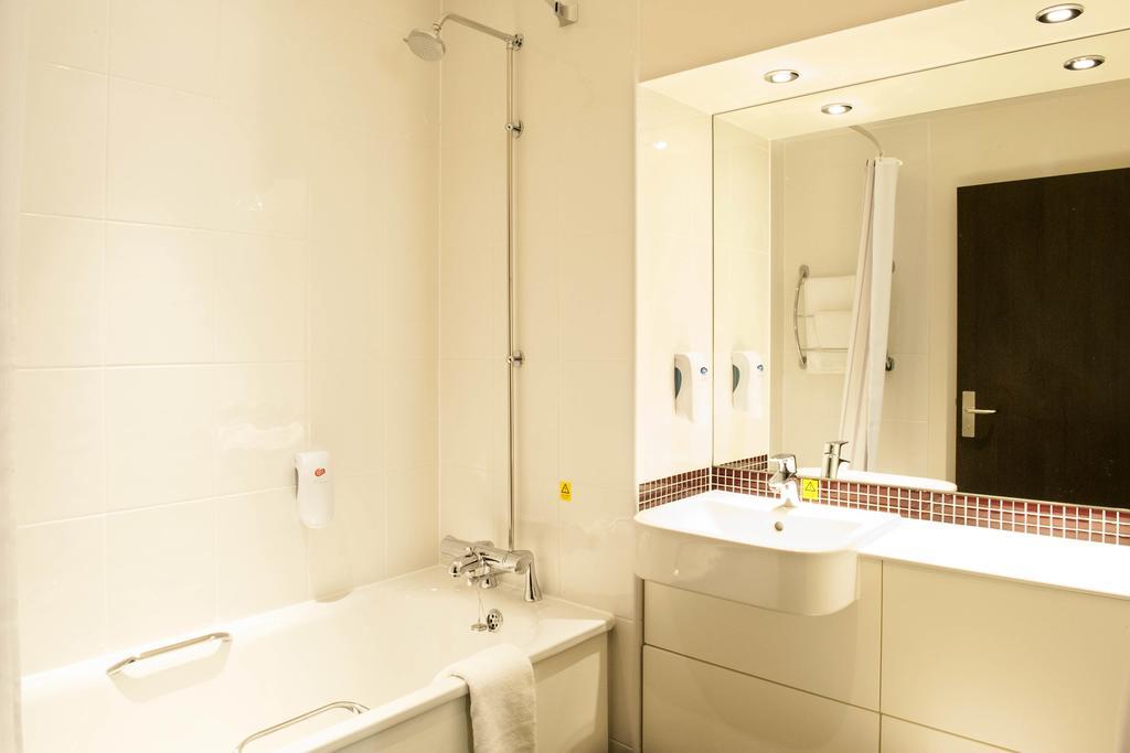 Premier Inn Aberdeen Airport - Dyce Δωμάτιο φωτογραφία